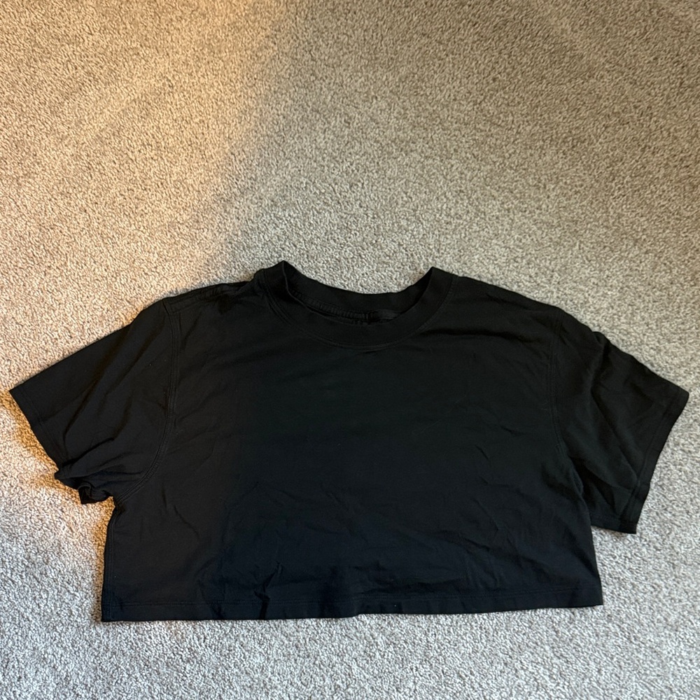 Lululemon cropped tee
